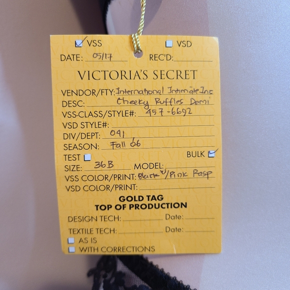 VTG VS Sexy Little Things Cheeky Ruffles Lace Bra/ Panty Set Size 36B/Lg - Picture 5 of 9